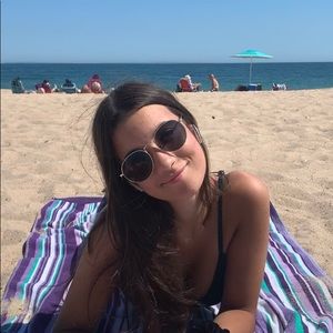 Meet your Posher, Vanessa